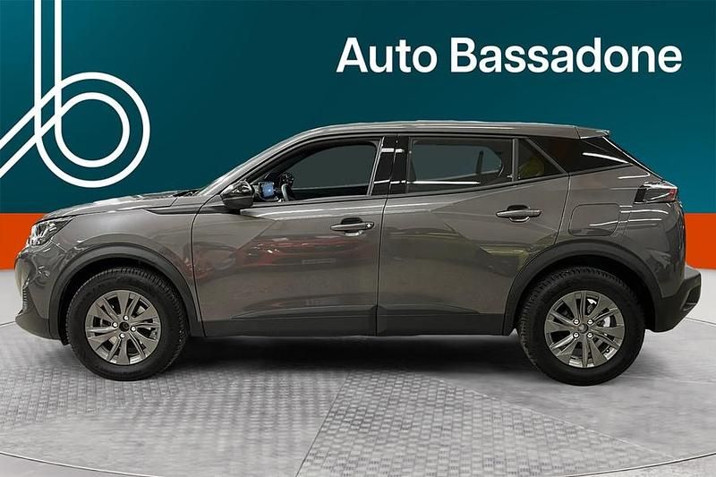 Käytetty Peugeot 2008 Active 131 HP (96 kW) 2023 Katumaasturi