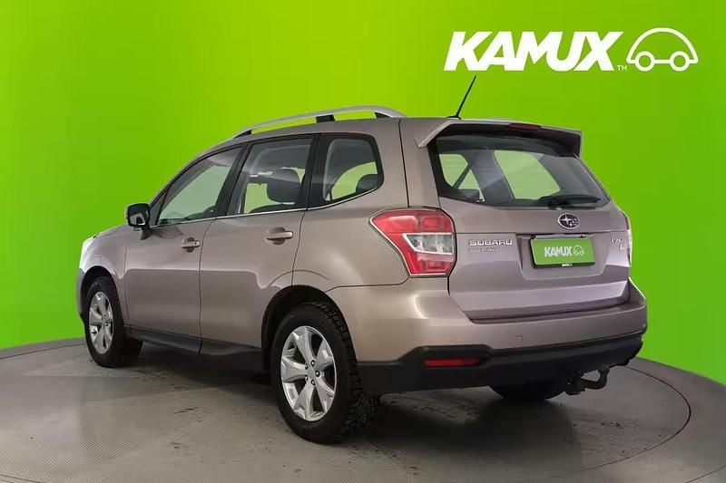 Käytetty Subaru Forester 200 HP (147 kW) 2015 Hopea / harmaa Katumaasturi