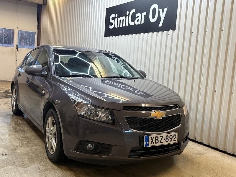 Käytetty Chevrolet Cruze LT 124 HP (91 kW) 2012 Viistoperä