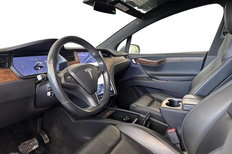 Käytetty Tesla Model X Long Range AWD 192 kW (262 HP) 2020 Katumaasturi