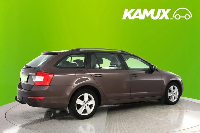 Käytetty Skoda Octavia Ambition 140 HP (102 kW) 2014 Viistoperä