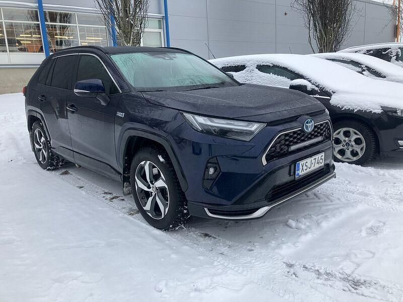 Käytetty Toyota RAV4 Hybrid Active 306 HP (225 kW) 2024 Katumaasturi