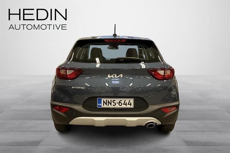 Käytetty Kia Stonic LX 101 HP (74 kW) 2024 Sininen Katumaasturi