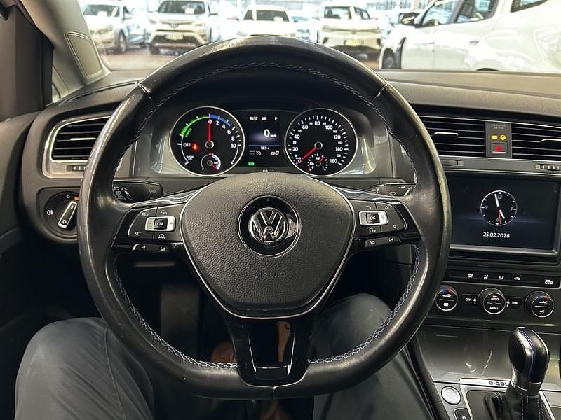 Käytetty VW e-Golf 100 kW (136 HP) 2017 Viistoperä