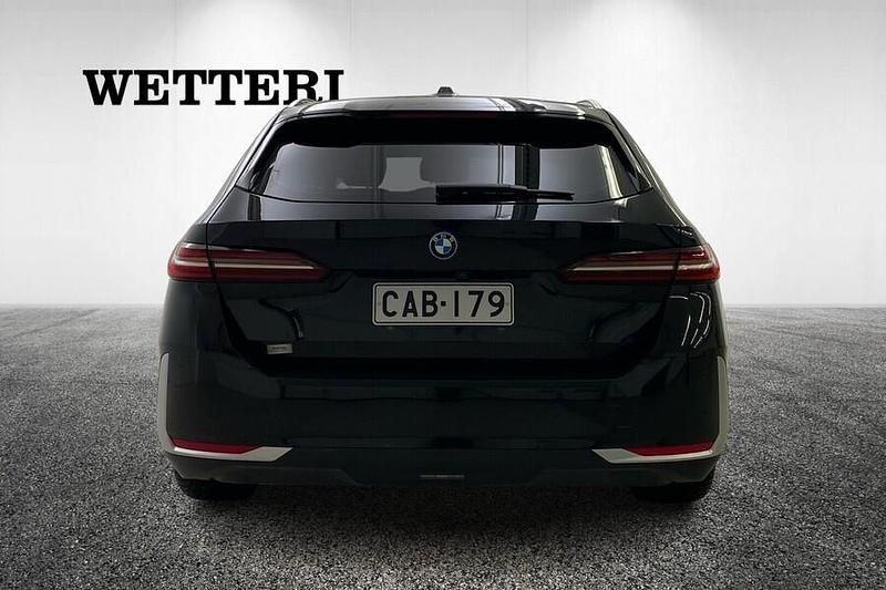 Käytetty BMW 530e 299 HP (219 kW) 2024 Musta Farmari