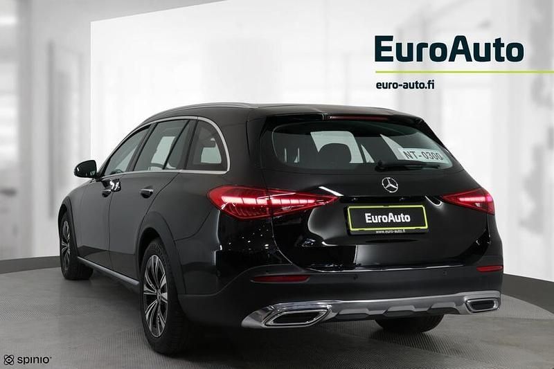 Käytetty Mercedes C220 200 HP (147 kW) 2023 Musta Farmari