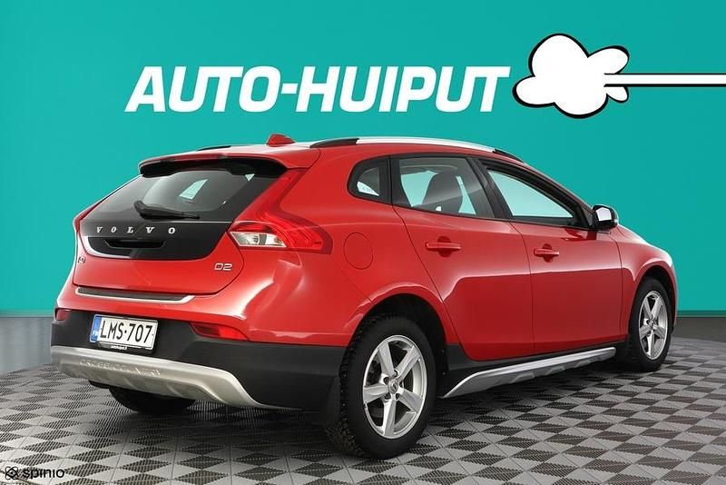 Käytetty Volvo V40 Momentum 120 HP (88 kW) 2016 Viistoperä