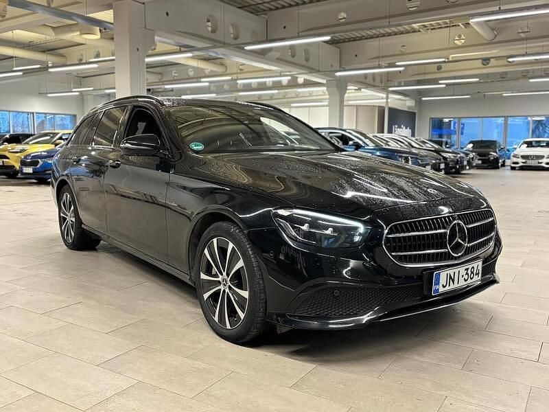 Käytetty 2021 Mercedes E300 Avantgarde Farmari | 29 400 € (Hyvä tarjous) - Kuva 1/1