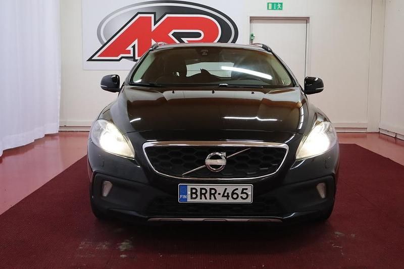 Käytetty Volvo V40 Business Edition 180 HP (132 kW) 2014 Viistoperä