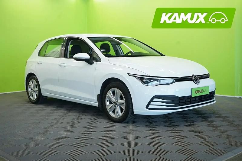 Valkoinen Käytetty 2021 VW Golf VIII Edition Sedan | 21 290 € (Perustarjous) - Kuva 1/4