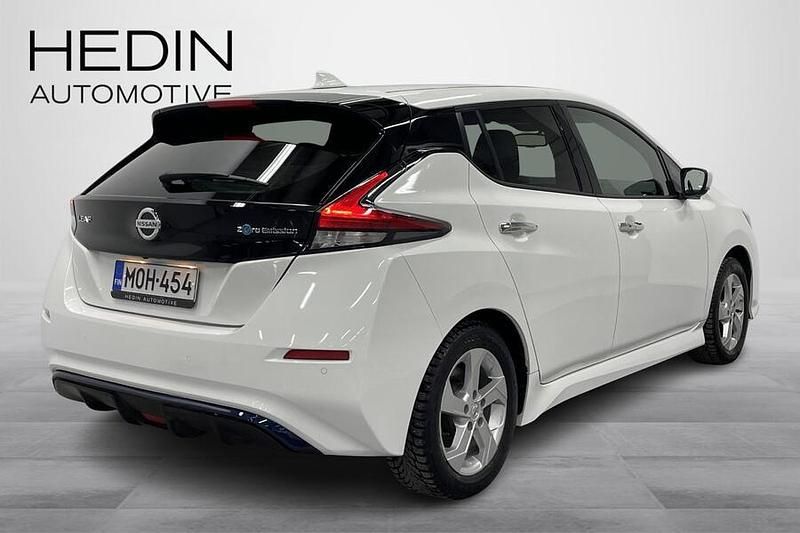 Käytetty Nissan Leaf N-Connecta 110 kW (150 HP) 2022 Valkoinen Viistoperä