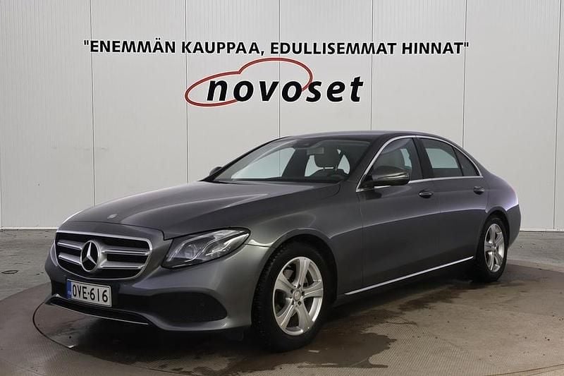 Käytetty Mercedes E220 Business 194 HP (142 kW) 2016 Harmaa Sedan