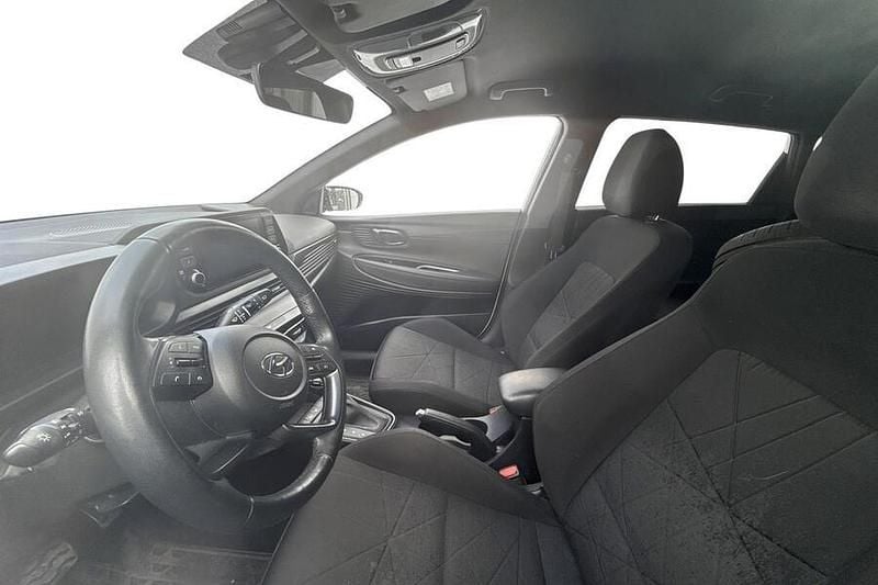 Käytetty Hyundai Bayon 120 HP (88 kW) 2023 Valkoinen Katumaasturi