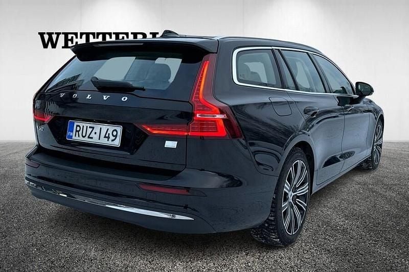 Käytetty Volvo V60 Performance 456 HP (335 kW) 2023 Musta Farmari