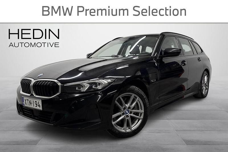 Käytetty BMW 330e 292 HP (214 kW) 2023 Musta Farmari