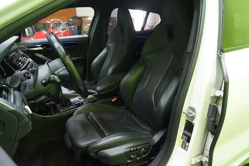 Käytetty BMW X2 M Sport 220 HP (161 kW) 2021 Valkoinen Katumaasturi