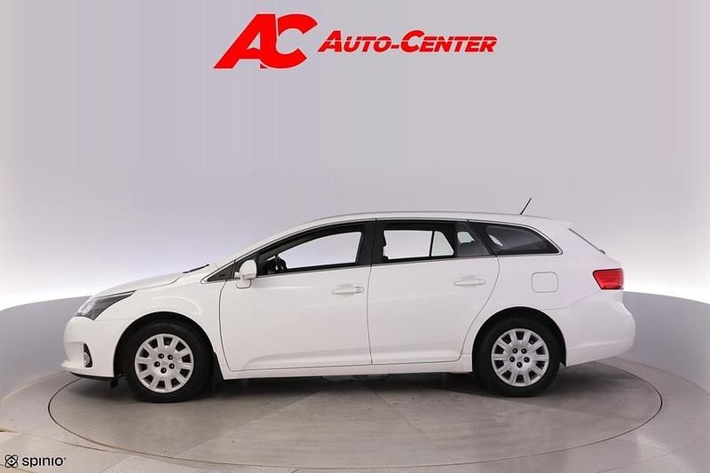 Käytetty Toyota Avensis Sol 132 HP (97 kW) 2012 Valkoinen Farmari