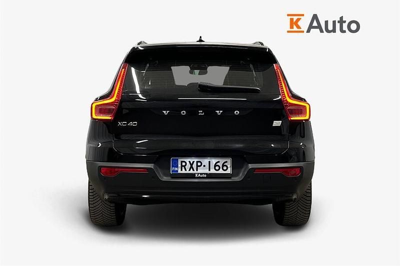Käytetty Volvo XC40 Plus 300 kW (408 HP) 2023 Katumaasturi