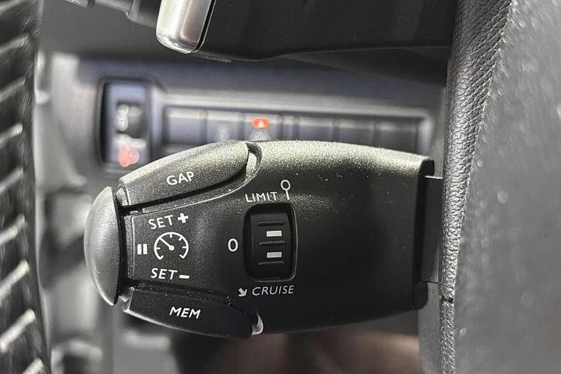 Käytetty Peugeot 308 Allure 131 HP (96 kW) 2019 Valkoinen Viistoperä