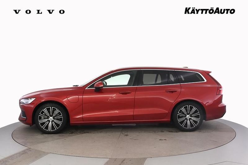 Käytetty Volvo V60 Business Edition 340 HP (250 kW) 2021 Punainen Farmari