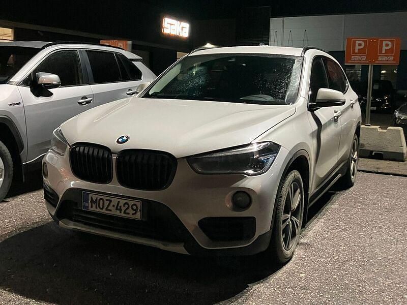 Käytetty 2016 BMW X1 M Sport Katumaasturi | 14 700 € (Perustarjous) - Kuva 1/4