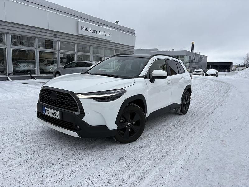 Käytetty Toyota Corolla Cross Premium 197 HP (144 kW) 2024 Valkoinen Katumaasturi