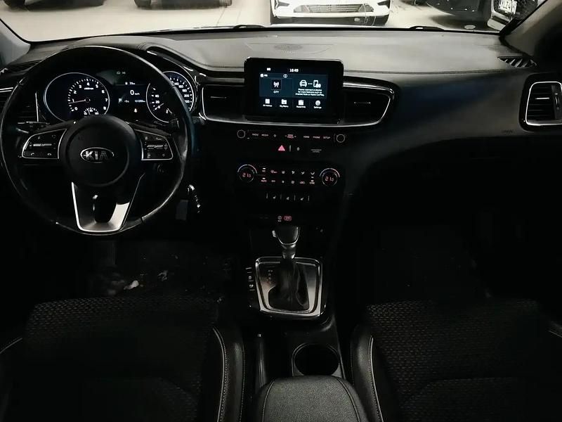 Käytetty Kia Ceed EX 140 HP (102 kW) 2020 Sininen Viistoperä