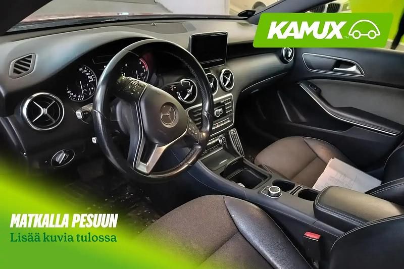 Käytetty Mercedes A180 Business 109 HP (80 kW) 2014 Punainen Sedan