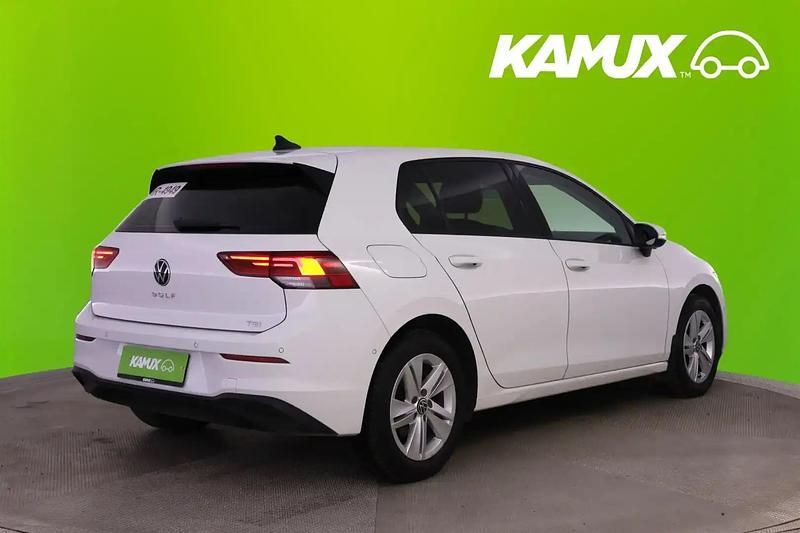 Käytetty VW Golf VIII Comfortline 131 HP (96 kW) 2023 Valkoinen Sedan