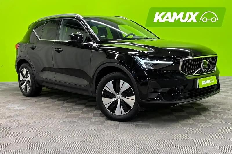 Musta Käytetty 2023 Volvo XC40 Core Katumaasturi | 33 290 € (Perustarjous) - Kuva 1/4