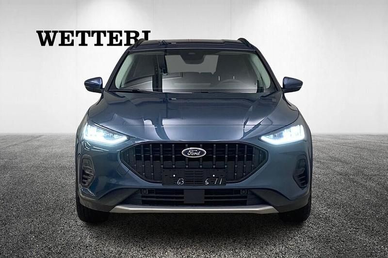 Sininen Uusi 2025 Ford Focus Active Farmari | 40 134 € (Kallis) - Kuva 1/2