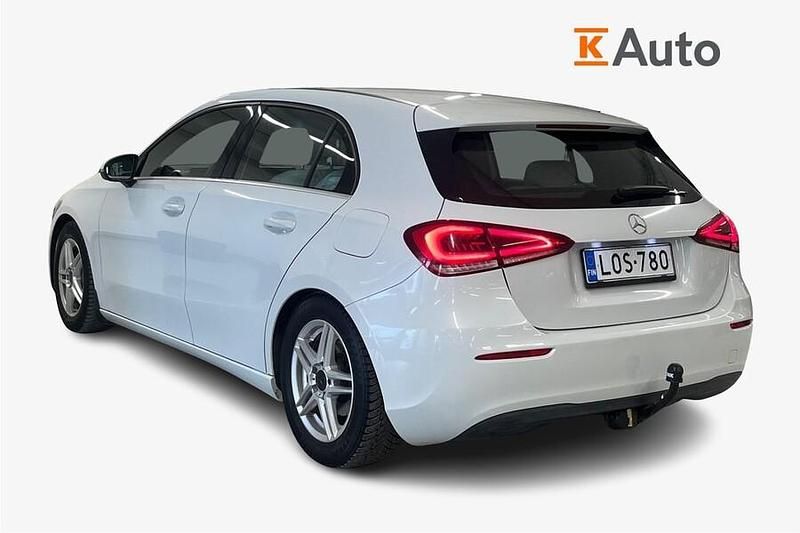 Käytetty Mercedes A180 Business 136 HP (100 kW) 2019 Viistoperä