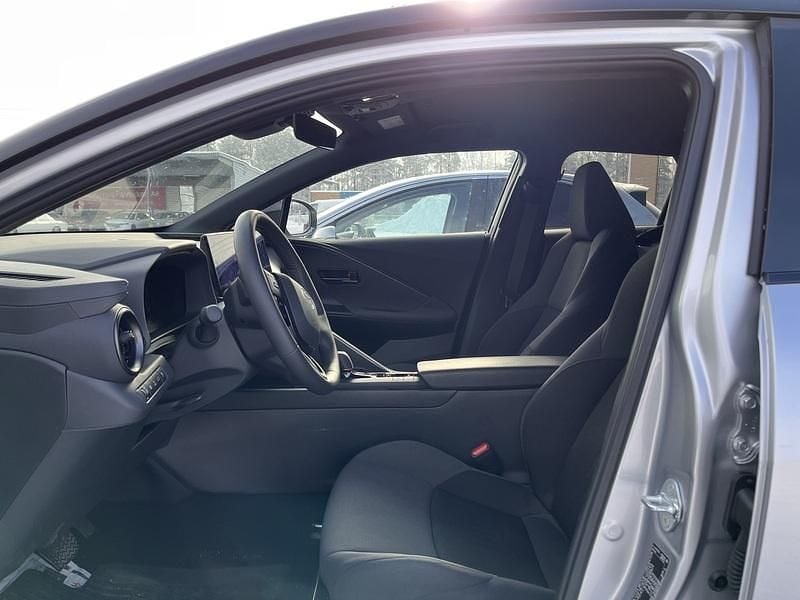 Käytetty Toyota C-HR Edition 223 HP (164 kW) 2025 2vu silver metallic Katumaasturi