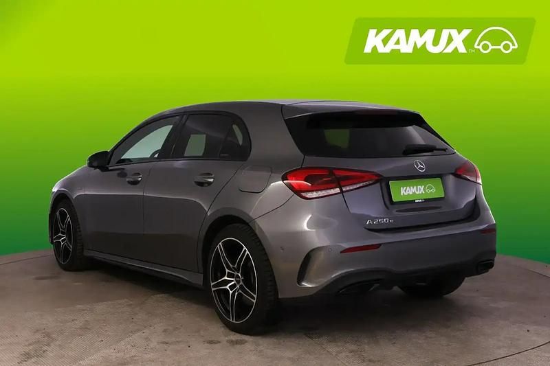 Käytetty Mercedes A250 Business 160 HP (117 kW) 2021 Hopea / harmaa Sedan