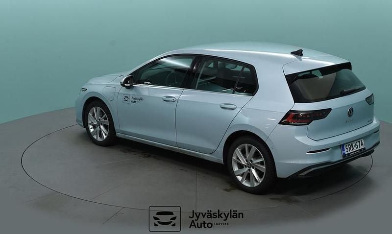 Käytetty VW Golf VIII Style 204 HP (150 kW) 2025 Sininen Viistoperä