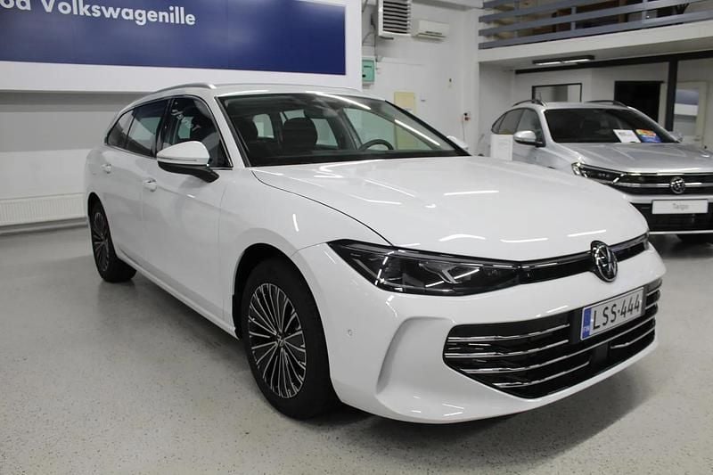 Käytetty VW Passat Business 272 HP (200 kW) 2024 Pure white Farmari