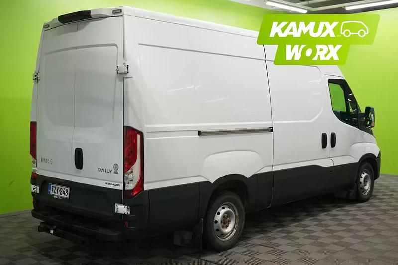 Käytetty Iveco Daily 146 HP (107 kW) 2015 Valkoinen Van