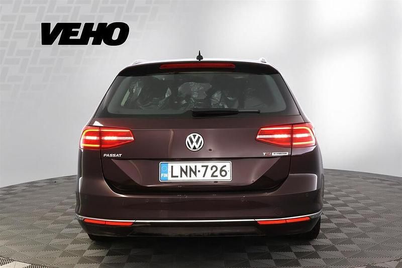 Käytetty VW Passat Highline 150 HP (110 kW) 2016 Punainen Farmari
