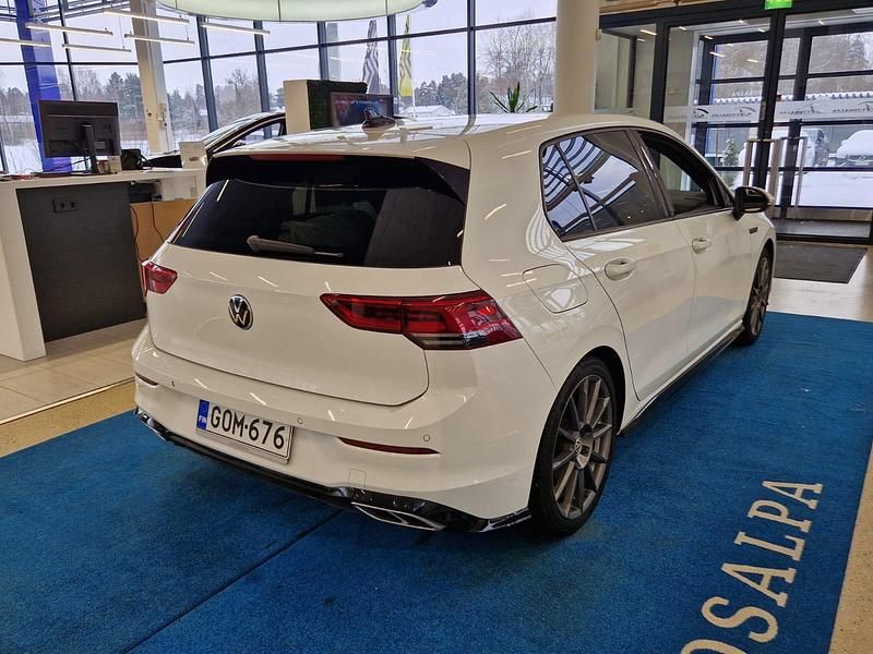 Käytetty VW Golf VII R-line 150 HP (110 kW) 2021 Valkoinen Viistoperä
