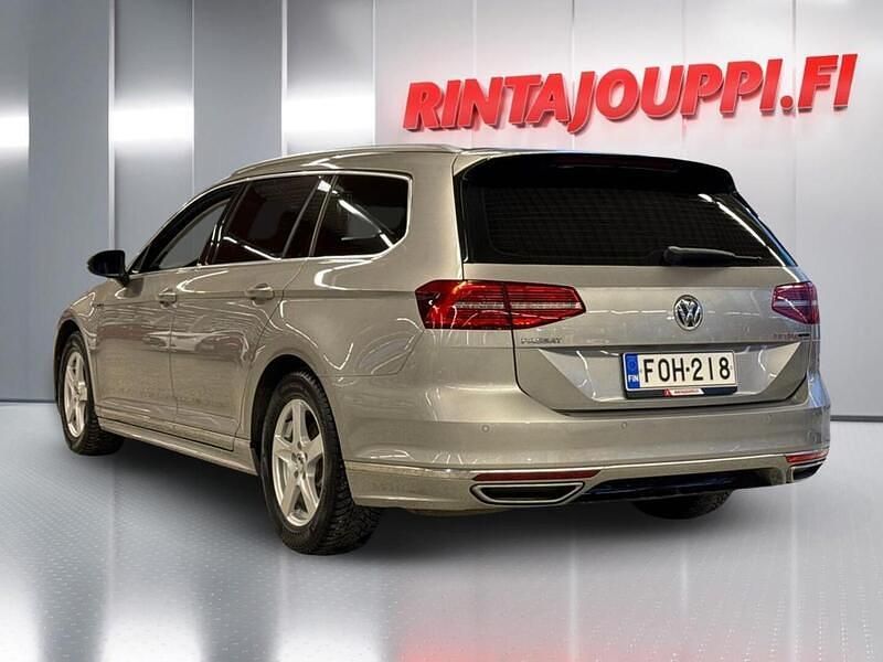 Käytetty VW Passat R-line 190 HP (139 kW) 2016 Harmaa Farmari