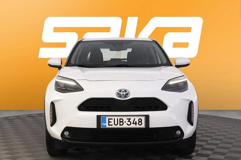 Käytetty Toyota Yaris Cross Active 116 HP (85 kW) 2022 Katumaasturi