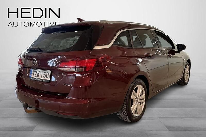 Käytetty Opel Astra Innovation 150 HP (110 kW) 2018 Punainen Farmari