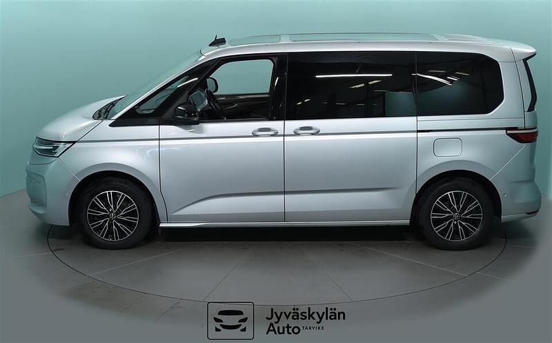 Käytetty VW Multivan Life 218 HP (160 kW) 2022 Ulkoväri Van