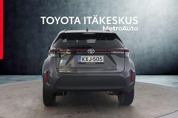 Käytetty Toyota Yaris Cross 116 HP (85 kW) 2025 Harmaa Katumaasturi