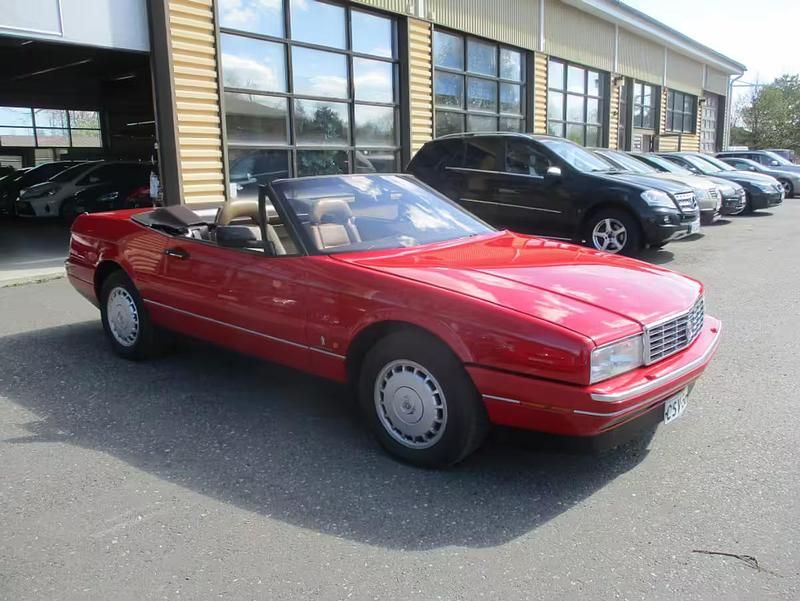 Käytetty Cadillac Allante 173 HP (127 kW) 1987 Punainen Avoauto