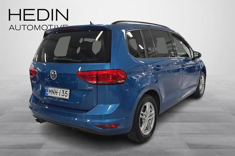 Käytetty VW Touran Edition 150 HP (110 kW) 2017 Sininen Tila-auto