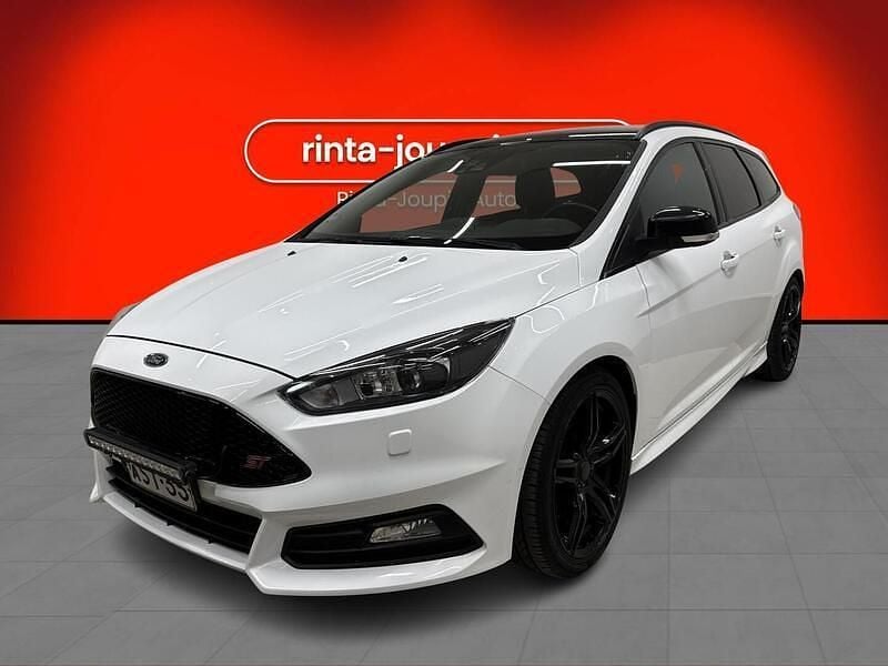 Valkoinen Käytetty 2017 Ford Focus ST Farmari | 15 990 € (Perustarjous) - Kuva 1/3