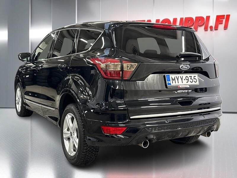 Käytetty Ford Kuga Vignale 180 HP (132 kW) 2017 Musta Katumaasturi