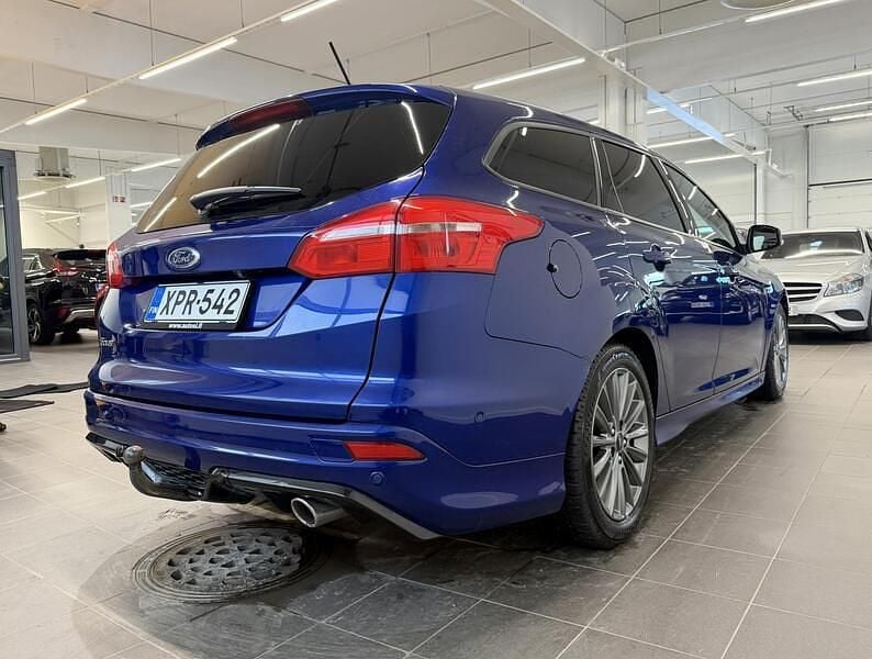 Käytetty Ford Focus ST-Line 150 HP (110 kW) 2018 Sininen Farmari