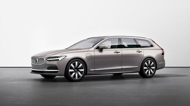 Käytetty Volvo V90 Momentum 476 HP (350 kW) 2020 Farmari